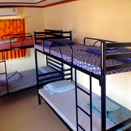 Bangkok Legend Guesthouse Екстер'єр фото
